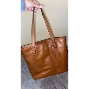Small Coach chestnut shoulder bag